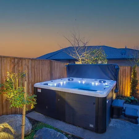 Luxury Spa, Outdoor Fireplace & Games Room - Sleeps 10, 18 Mins From Chc Airport Prebbleton Exterior photo