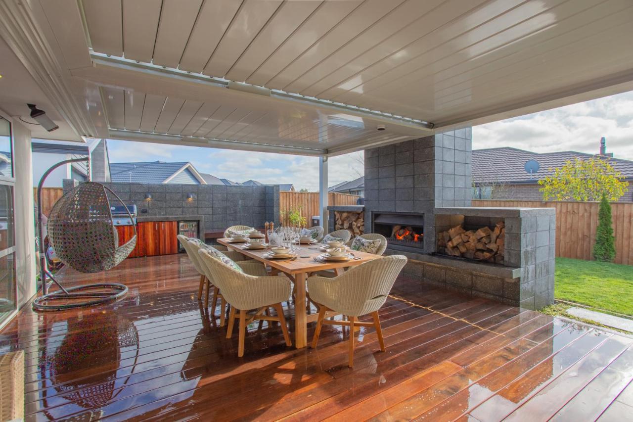Luxury Spa, Outdoor Fireplace & Games - Sleeps 10, 18 Mins From Chc Airport * Prebbleton