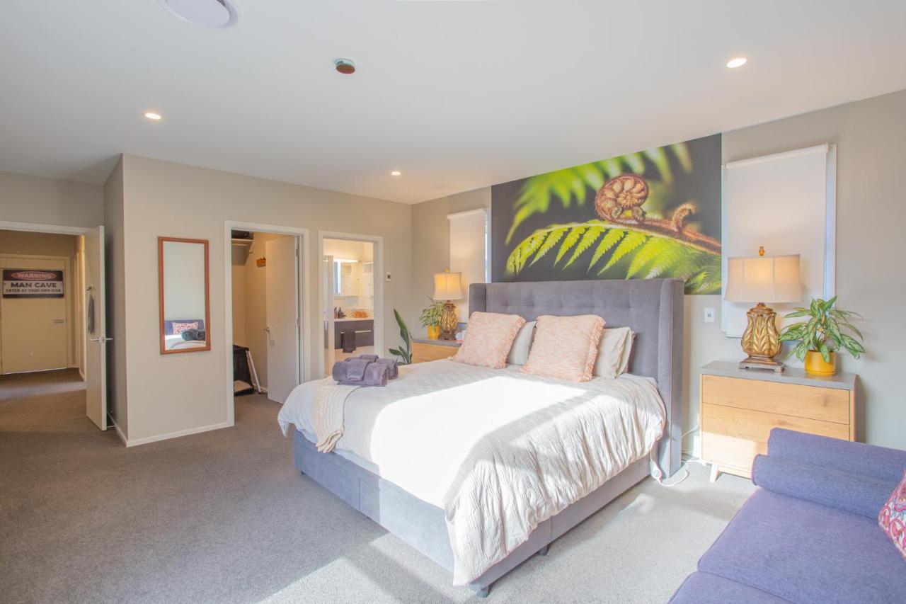 Luxury Spa, Outdoor Fireplace & Games - Sleeps 10, 18 Mins From Chc Airport Prebbleton